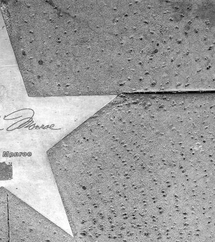 Звезда Мэрилин Монро в память ее посещения отеля СанКарлос Милая и улыбчивая - фото 6