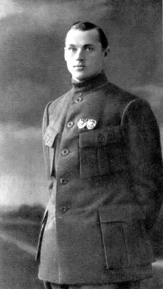 К К Рокоссовский на XVII Чрезвычайном съезде Советов Январь 1937 года К - фото 8