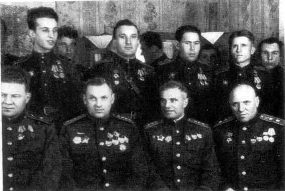 М И Калинин вручает орден Суворова К К Рокоссовскому К К Рокоссовский - фото 18