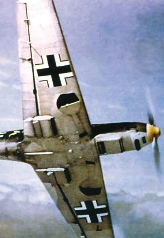Атакует Мессершмитт Bf 109 В противоположность разрозненным стычкам на земле - фото 89