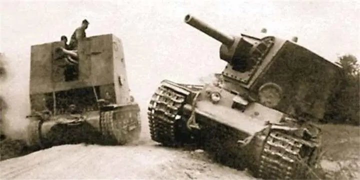Встреча лето 1941 года В придорожном кювете лежит брошенный нашими войсками - фото 76