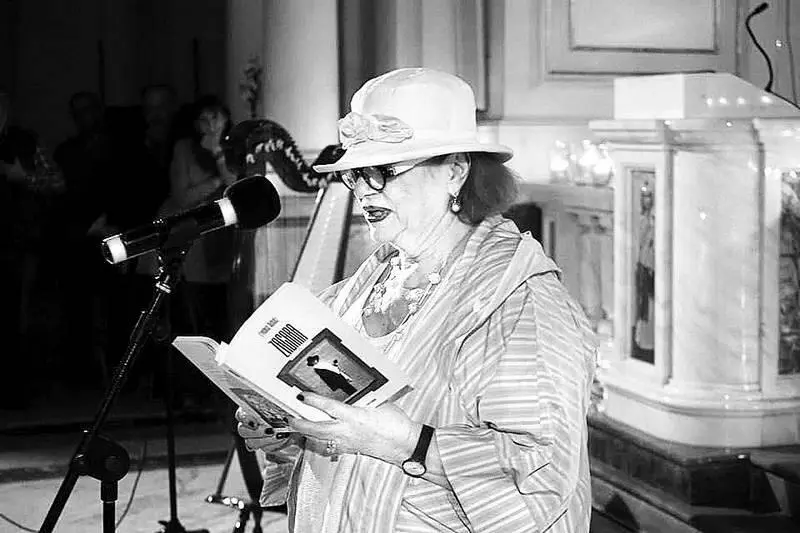 Эвелина Шац в мае 2017 года читает стихи посвященные И Бродскому в соборе - фото 8