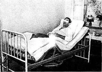 Рис 13 Положение больного в кровати после операции большой грыжи брюшной - фото 26