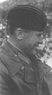 Герой Советского Союза Якименко на родине осень 1939 г Перед вылетом зам - фото 13
