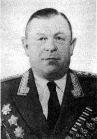 Генералполковник ВИВознюк Начальник 2го отдела Госплана СССР ГНПашков В - фото 19