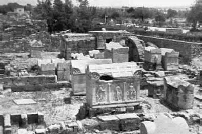 Тир Кладбище римской и византийской эпохи Сами святилища в этот период - фото 84