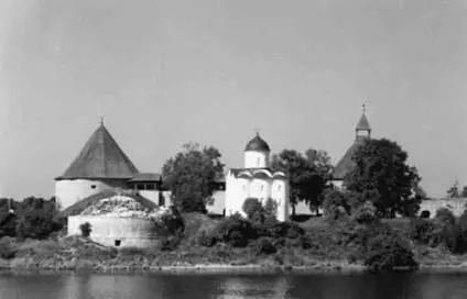 Рис 28 Георгиевский собор XII века в Ладоге Старой Впрочем по смерти - фото 31