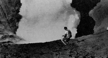 При первом спуске в кратер Бромо нам удалось добраться до самого дна оно лежит - фото 5
