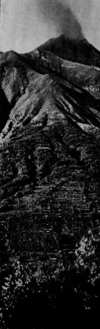 Вид с севера на вулкан Мерапи Ява известный частыми и губительными - фото 7