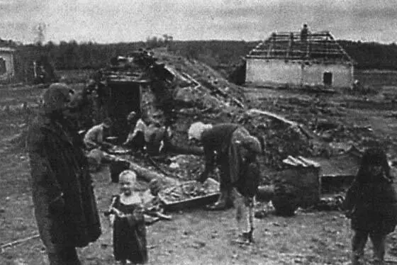Там где проходили нацистские войска оставались руины На фотографии развалы - фото 12