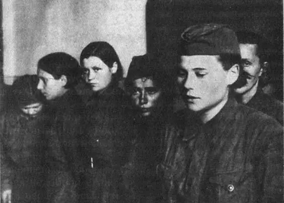 Советских женщинвоеннопленных ждала злая судьба Шансов на выживание у них - фото 23