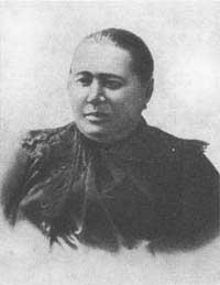 В доме Москаленко Нежин приблизительно 19091911 гг Co скрипкой Мария - фото 3