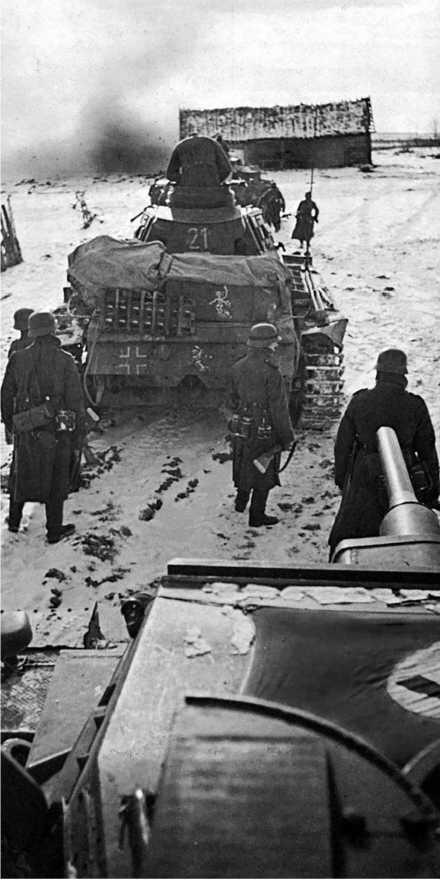 Танки PzIII 11й танковой дивизии в наступлении под Волоколамском Первой - фото 5