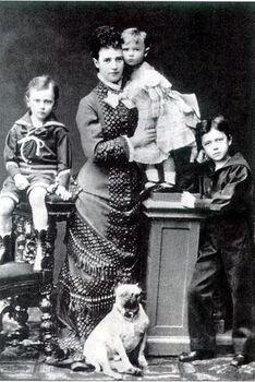Мария Федоровна с детьми Николай II Александра и Ворон У Николая II было две - фото 4