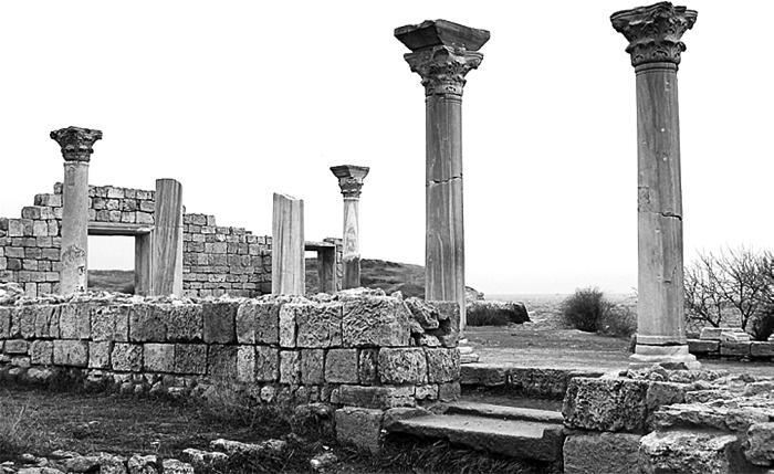 Руины древнего города Херсонеса Таврического в Севастополе Без сомнения греки - фото 1