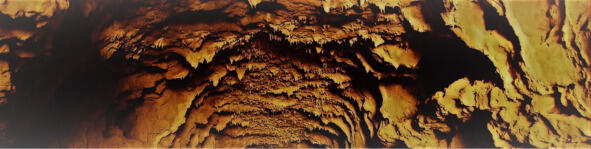 Пещера была длинной и казалась бесконечной Голоса молодой парочки уточек - фото 9