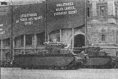 Танк Т35 перед парадом 1937 г 87 На грани двух эпох 1937 г стал не - фото 194