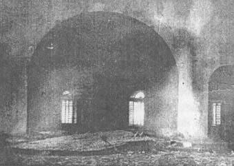 Алтарь Предтеченской церкви где под слоем песка и штукатурки была найдена - фото 1