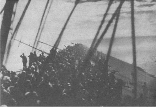 Гибель Зуикаку одного из японских крейсеров участвовавших в атаке на - фото 14