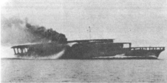 Крейсер Акаги 1927 г Капитан Ямамото второй справа во втором ряду с - фото 6