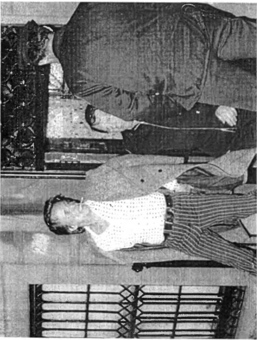 Джесси Ливермор младший 23 марта 1975 года Его ведут из дома к полицейской - фото 37