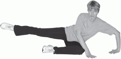 Упражнение 10 Упражнение растягивает мышцы верхнего плечевого пояса и рук - фото 37