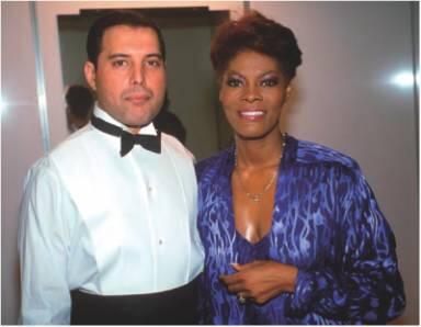 С Дионой Уорвик в октябре 1988 года за кулисами фестиваля в Барселоне где - фото 24
