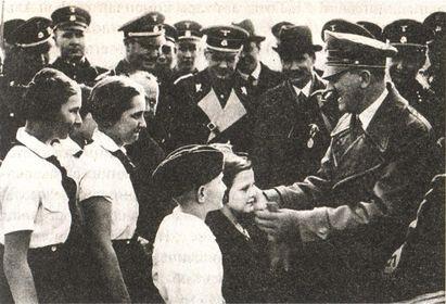 Гитлер в столице Силезии городе Бреслау Сам по себе Бреслау был очень - фото 1