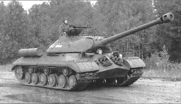 Танк ИС3 на параде в подмосковной танковой части Теперь перед советскими - фото 3