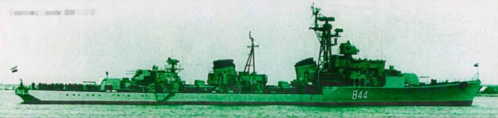 Эсминец Damiet ВМС АРЕ - фото 66