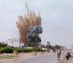 и восхищаться бомбежкой Газы - фото 20