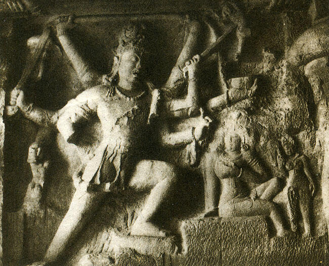 Бог Шива сражающий демонов Барельеф из храма Кайласанатха Индия VIII в - фото 1