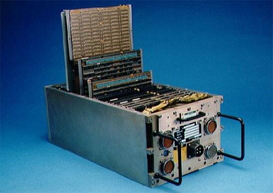 Обновленный в 1984 году IBM AP101 Все компоненты обновленной DPS И сбой и - фото 11
