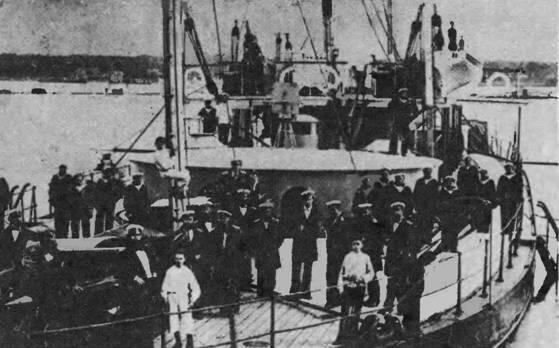 На палубе двухбашенной лодки Русалка Первыми из этих кораблей в январе 1865 - фото 4