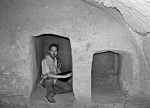 Рис 8 Автор в римских гробницах преддверье в потусторонний мир Кипр - фото 8