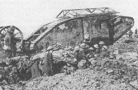 Британский танк Марк IV на Западном фронте 1917 год Но только на первый - фото 1