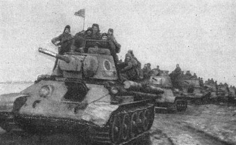 Танковая колонна 44 гвардейской танковой бригады 1944 г Танк в разведке - фото 52