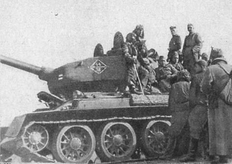 На малом привале Танковый десант на пути к переправе через Вислу 1944 г - фото 55
