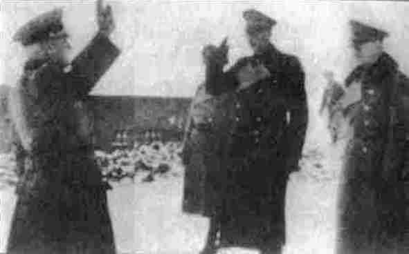20 Наверху 10 февраля 1945 г в Мюнзингене Первая дивизия Русской - фото 37