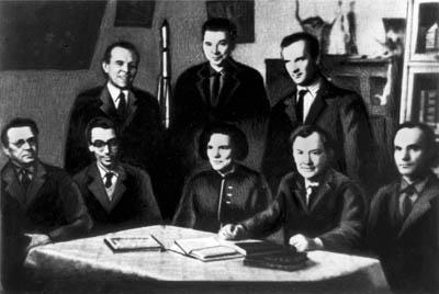 Члены группы Тихонравова стоят слева направо Г М Москаленко О В - фото 9