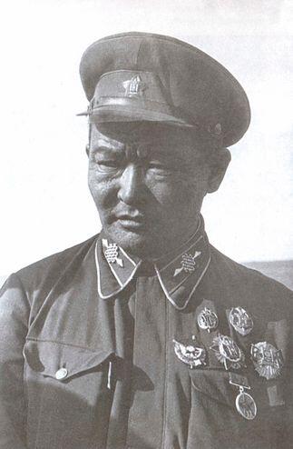 Министр военных и внутренних дел главнокомандующий армией Монголии маршал Х - фото 21