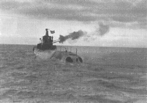 Советская лодка К3 ведет артиллерийский огонь Советская подлодка Д1 выходит - фото 5