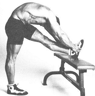 Цель упражнения Потягивание подколенных сухожилий и мышц нижней части спины - фото 8