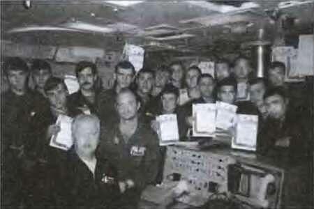 В Центральном посту Курска после посвящения молодых матросов в подводники - фото 12