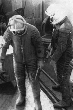 Космонавты в своей рабочей одежде Вот что можно можно извлечь из - фото 12