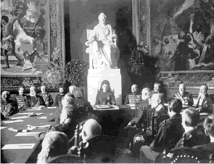 Заседание Совета Академии художеств Полвека гобелены украшали зал Совета Они - фото 13