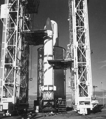 Ракета Топаз перед пуском Фото CNES Лидер страны генерал Шарль де Голль - фото 22