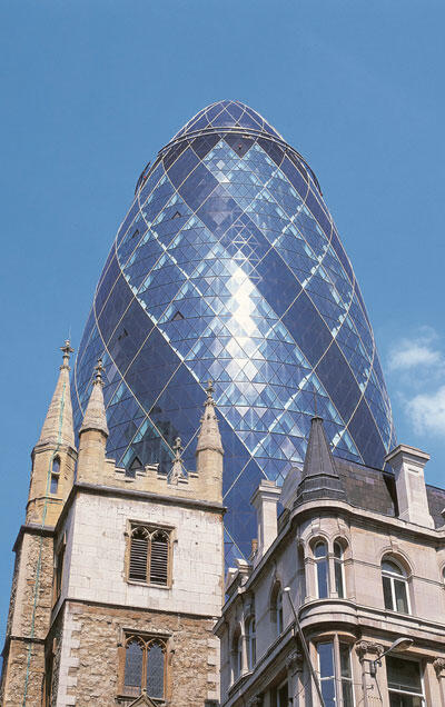 Башня СвиссРе Огурец возвышается над лондонским Сити с 2003 года - фото 2