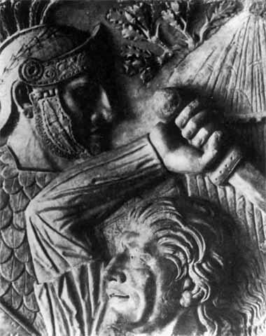 Римский легионер в единоборстве с германским воином Изображение на колонне - фото 14