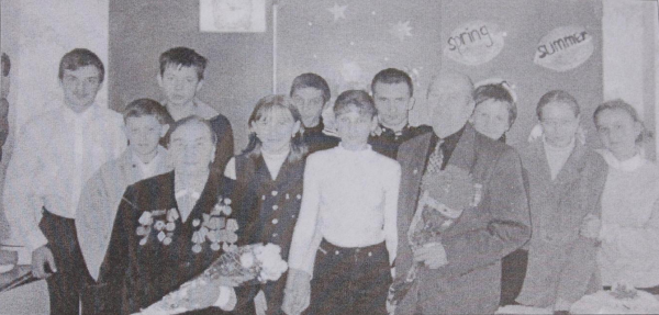 13 октября 1992 года Бывшие партизаны Семенихина Ф С и Гусев П В после - фото 72